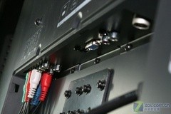 內(nèi)置高清DVD!超強(qiáng)32吋液晶特價(jià)3999元  內(nèi)置高清DVD!超強(qiáng)32吋液晶特價(jià)3999元