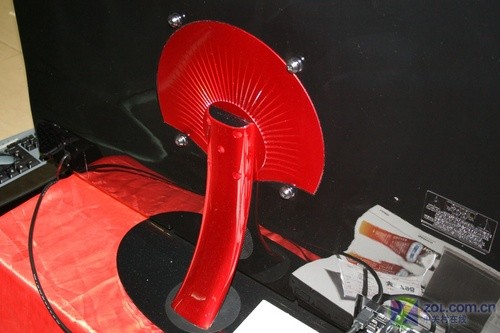 公開叫板日立?超薄3.5cm液晶賣場首測  公開叫板日立?超薄3.5cm液晶賣場首測