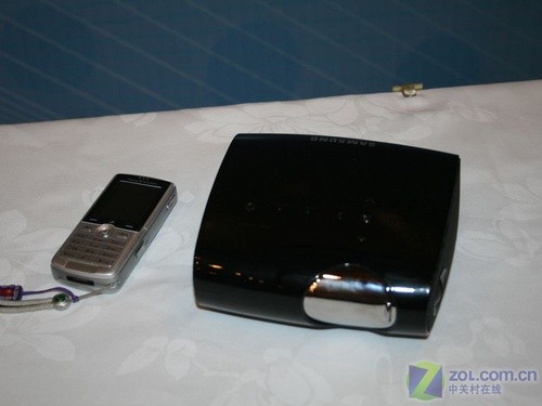 100吋游戲畫面 超低價娛樂投影機盤點  100吋游戲畫面 超低價娛樂投影機盤點