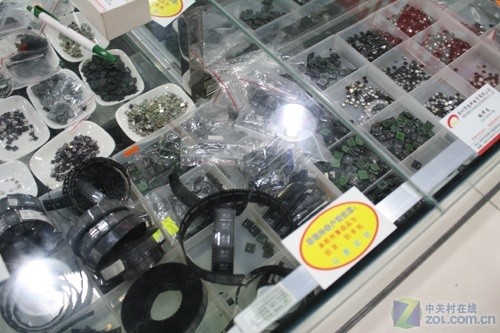 R^A(qing) Dչʾ挍ɽկЈ 