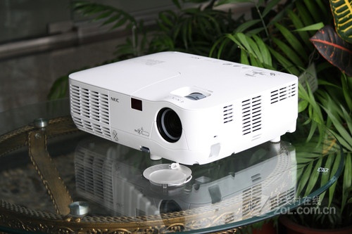 低碳環(huán)保 3D投影機NEC NP215+破5千