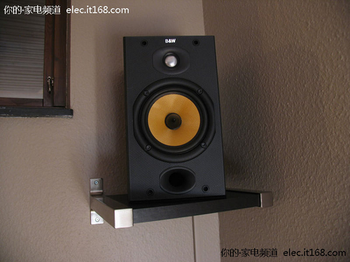 音箱:B&W DM600系列