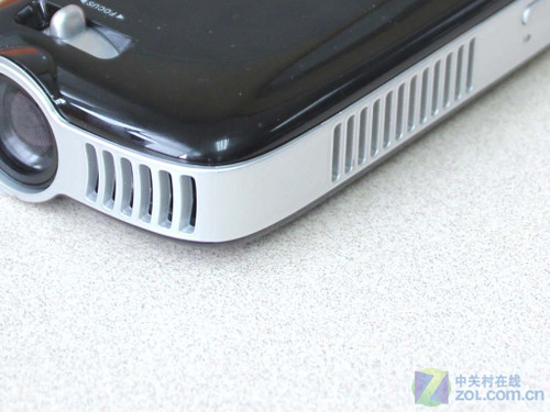 40吋屏幕MP4 愛國者首款手持投影試用