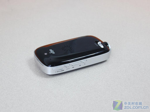 40吋屏幕MP4 愛國者首款手持投影試用