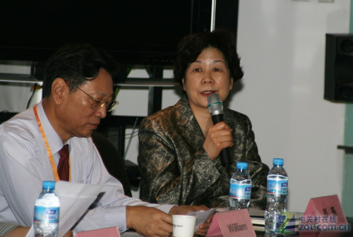 超強解碼功能 愛國者首款微型投影問世