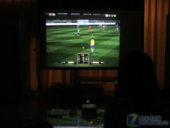 看球賽行嗎?20平米客廳考驗(yàn)LED投影機(jī)