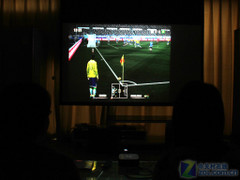 看球賽行嗎?20平米客廳考驗(yàn)LED投影機(jī)