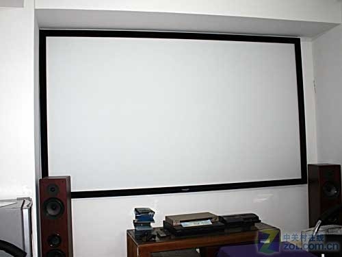 房價4萬1平米 如何用狹長客廳建影院